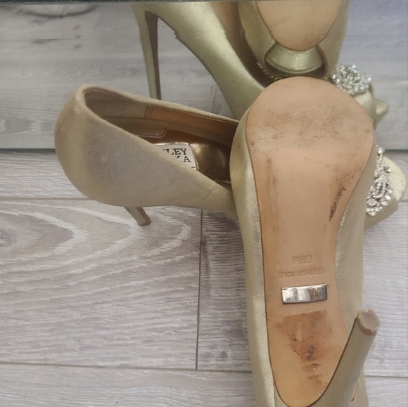 Preloved Badgley Mischka Peep Toe Pumps - Picture 6 of 6